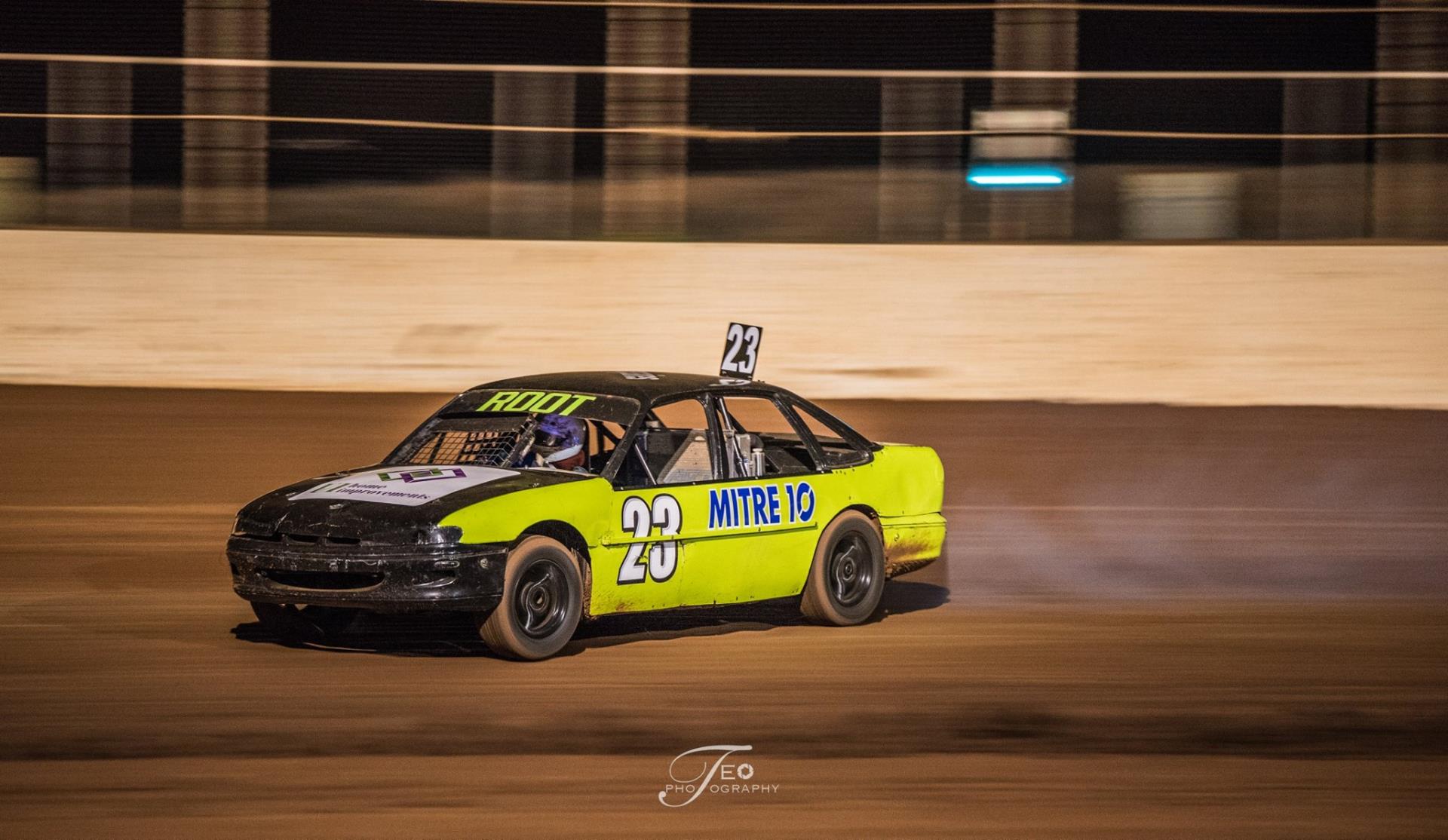 Carnarvon Speedway | Modified Sedan State Title Practice